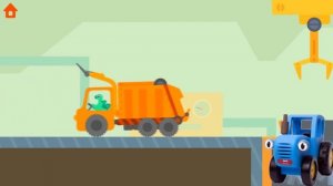 СИНИЙ ТРАКТОР ИГРАЕТ В МАШИНКИ - МУСОРОВОЗ - ВИДЕО ДЛЯ ДЕТЕЙ