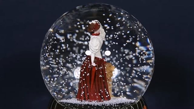 Стеклянный музыкальный шар со снегом "Дама с собачкой". смотреть онлайн