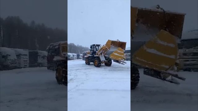 По сугробам,по полям синий трактор едет к нам🚜 смотреть онлайн