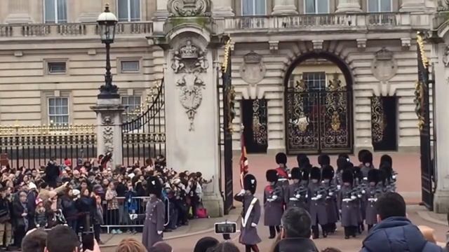 UK:RoyalGuard Change Buckingham Palace/Букингемский дворец смотреть онлайн