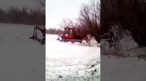 Уборка деревьев под ЛЭП на дт75