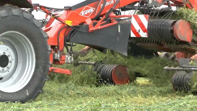 Case IH Puma155 | Case IH Puma 210 | KUHN Merge Maxx 902 | Krone Easy Cut | Harvesting 2015 смотреть онлайн