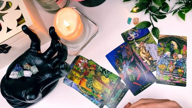 ТАРО РАСКЛАД ЧТО ОН ПОКАЗЫВАЕТ И ЧТО ЧУВСТВУЕТ НА САМОМ ДЕЛЕ? смотреть онлайн