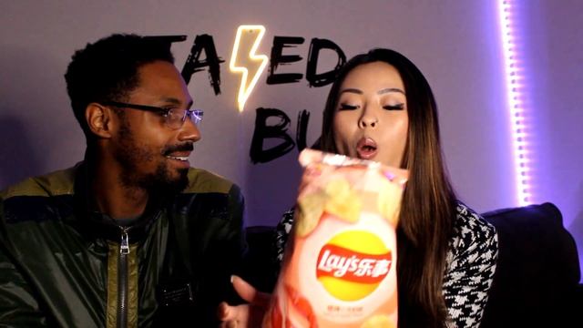 MILK FLAVORED LAYS CHIPS?!? [Is That Coffee?] смотреть онлайн