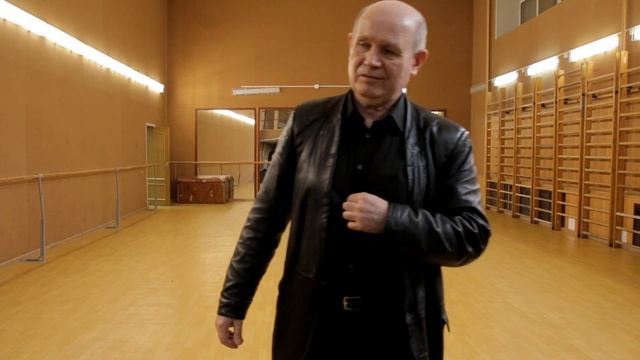 01 Intro смотреть онлайн