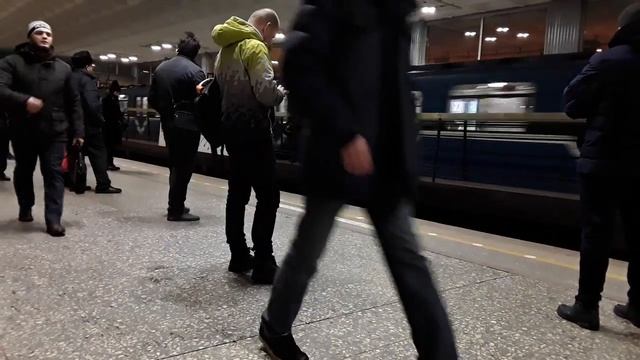 Вагон дверь закрыто с окнами смотреть онлайн