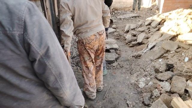 Ейск ! Часть 1. Сегодня нас на доме много, работы кипят ! смотреть онлайн