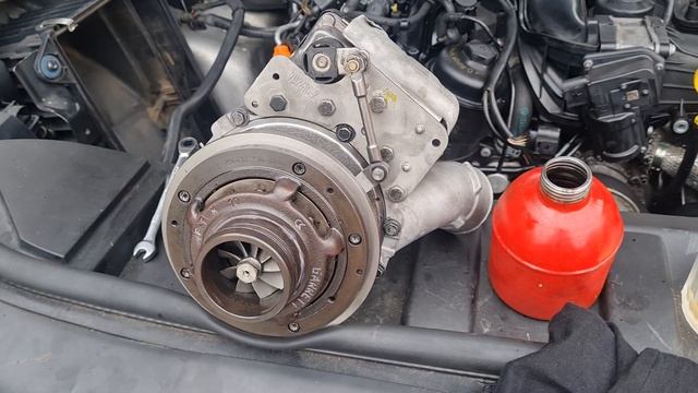2011 Audi Q7 3.0TDI Turbo removal смотреть онлайн