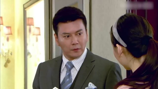 MultiSub《落架千金》▶EP 01富家千金和貧家惡女互換人生🔄她😈偷走了原本屬於她👸錦衣玉食的生活，千金小姐落架籠屋🏚️當她👸得知身世，她😈卻千萬百吉阻止她👸認祖歸宗#TVB🌟#胡杏兒#黃宗澤