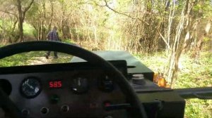Саморобний трактор везу дрова