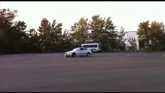 Can a BMW 335 All Wheel Drive Do a Donut? смотреть онлайн