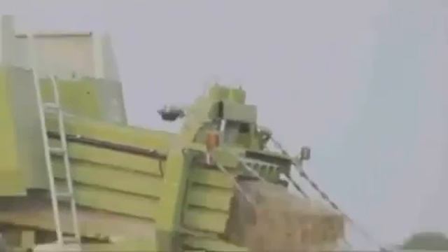 Пииса жжет, комбайн, губка Боб, развлекуха по полной смотреть онлайн