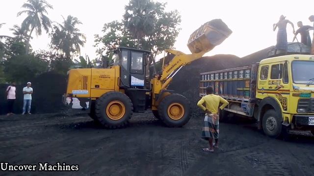 Amazing Lonking CDM843N Wheel Loader Loading Coal On Trucks And Operator View смотреть онлайн