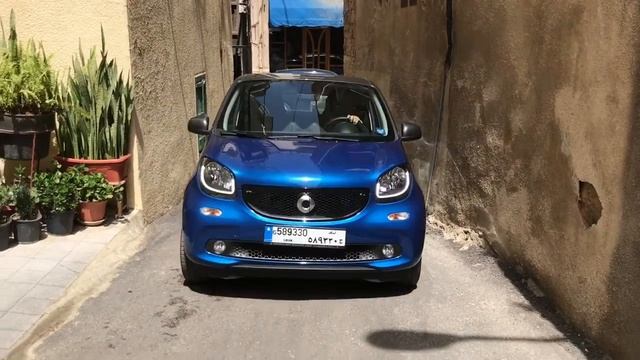 smart forfour - Your Go-To City Car Takes Us Around Beirut Video смотреть онлайн