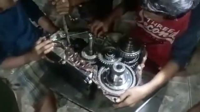 proses ngerakit girbox mersedes bandz W168 ( a160, a170, a190, vaneo) bagian 1 смотреть онлайн
