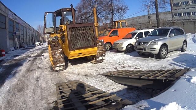 Как погрузить бульдозер ТМ10 ГСТ на трал смотреть онлайн