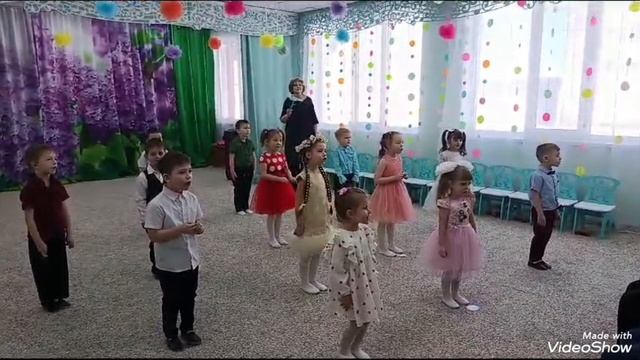 Утренник посвященный Международному женскому дню 8 марта в группе "Светофорики" смотреть онлайн