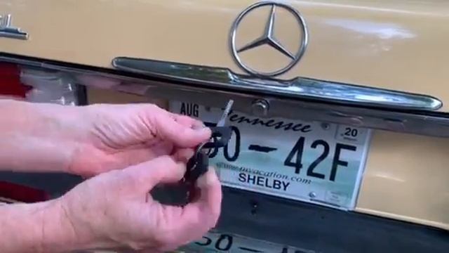 Trunk operation of 1982 380sl Mercedes Benz смотреть онлайн