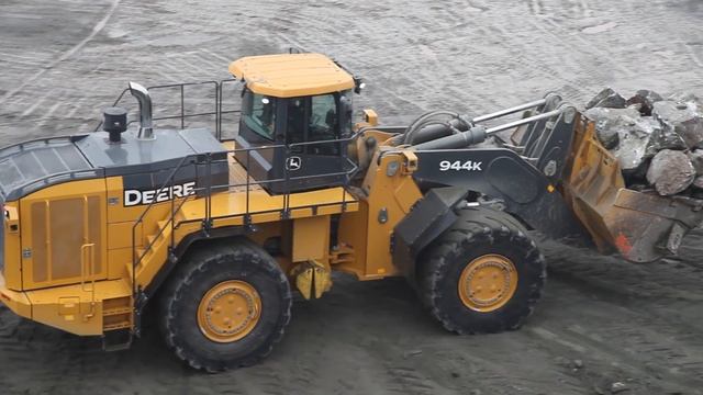 Productivity | John Deere 944K Hybrid Wheel Loader смотреть онлайн