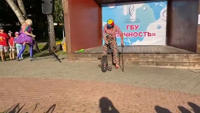 Моноцикл. Яблоневый сад 11.08.22 смотреть онлайн