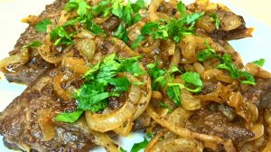 ПЕЧЕНЬ так мало кто готовит, а зря. ОТБИВНЫЕ из ГОВЯЖЬЕЙ ПЕЧЕНИ с луком и специями