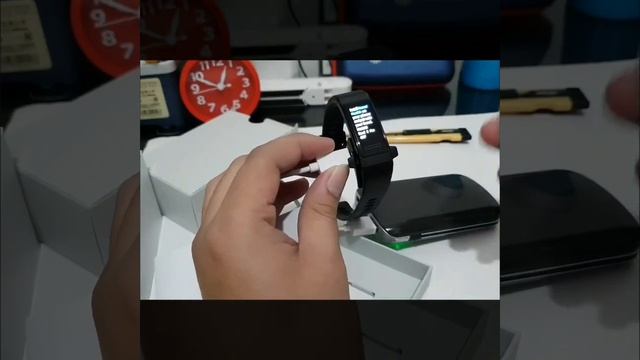 Minimalis namun Elegan??!! Unboxing Huawei Band 3 Pro смотреть онлайн