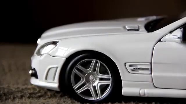 Maisto Mercedes Benz SL63 AMG смотреть онлайн