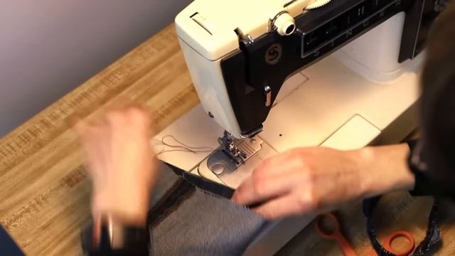 How to Hem Jeans Using the Original/Existing Hem - Looks Like They Haven't Been Altered! смотреть онлайн