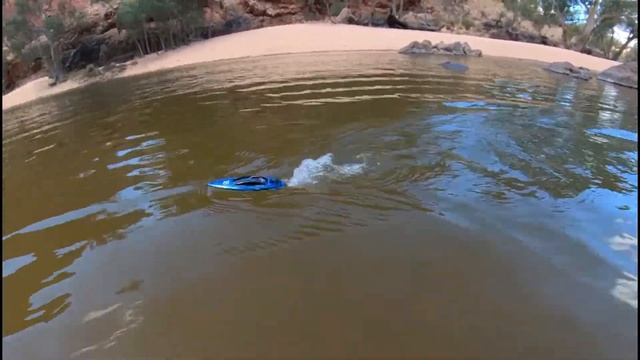 Mini Hui Can RC speed boat water test, Ormiston Gorge, Alice Springs, NT смотреть онлайн