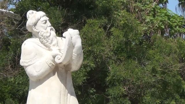 Навои (Navoiy).  Город Навои.