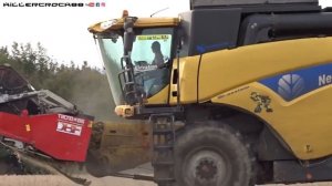 Девушка на комбайне Джулия и Новая Голландия CR 9060 урожай сои