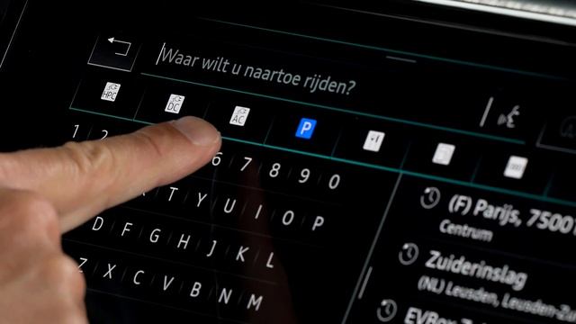 5. Audi Q4 e-tron - MMI-navigatie смотреть онлайн