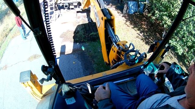 JCB 3CX. Следим за джойстиками и ковшом. ( JCB 3CX. Watching Excavator Joysticks And Bucket.)