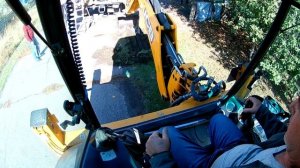JCB 3CX. Следим за джойстиками и ковшом. ( JCB 3CX. Watching excavator joysticks and bucket.)