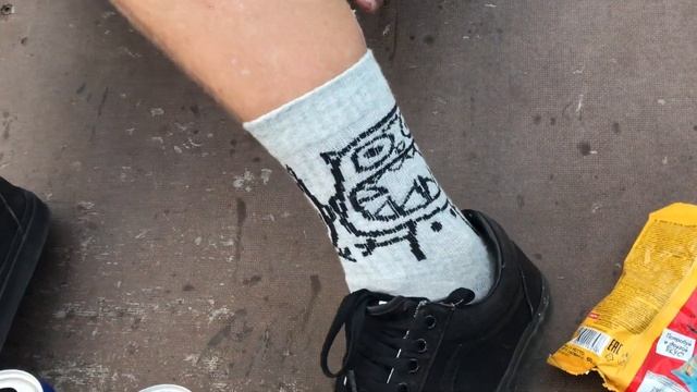 ТРЮКИ НА БМХ В СКЕЙТ ПАРКЕ С КАРАСЁМ В СПИЦАХ!!! смотреть онлайн