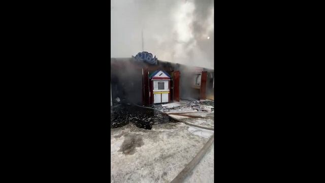 Пожар в Омске! Новые кадры. Горит строй рынок Южный Эксклюзивные кадры пожара и его последствия смотреть онлайн