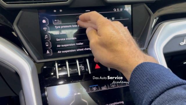 Как да заключиш въздушното окачване на Lamborghini Urus?! смотреть онлайн