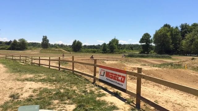 Police and Fire MX Race смотреть онлайн