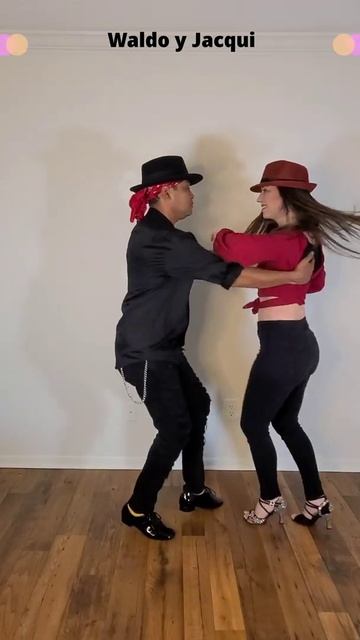 Figura de Salsa Dile Que No Con Vuelta De Chica | Salsa En Pareja | Yiyo Sarante - Corazòn de Acero смотреть онлайн