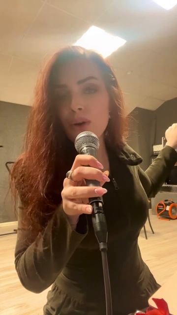 Со Светлой Пасхой, мои дорогие!❤️ / Алиса Супронова - Молитва (Б. Окуджава) #music #singer смотреть онлайн