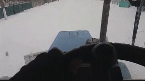 Чистим снег мтз 892. работа отвала мтз. Зима 2021.