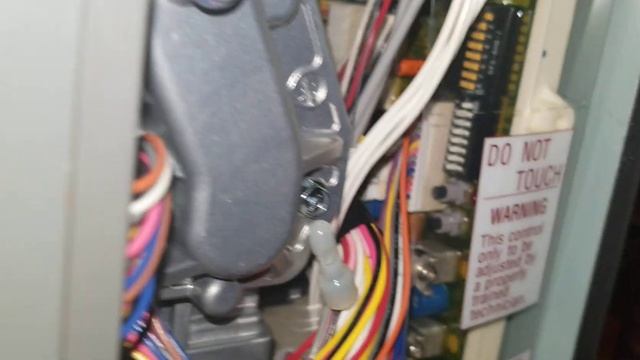 How to reset a Rinnai tankless water heater after descaling unedited vid 1 смотреть онлайн