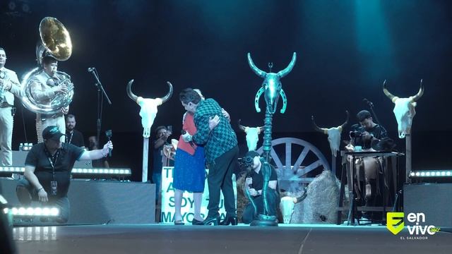 CHRISTIAN NODAL EN EL SALVADOR смотреть онлайн