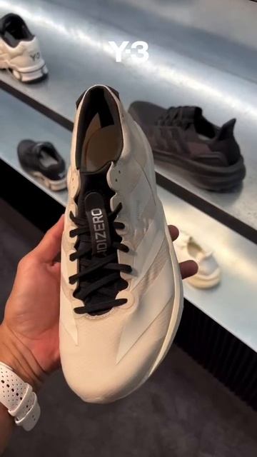 Спортивные модели Y-3 Adios Pro 4 и Adios 9 смотреть онлайн