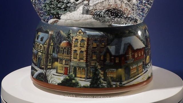 Огромный снежный шар "Прогулка в зимнем парке". 4K смотреть онлайн