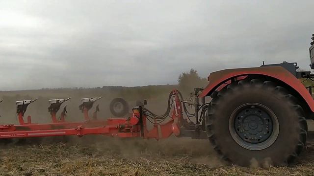 Кировец К-735ст с плугом Gregoire Besson (Kirovets K-7 350ps + plow Gregoire Besson) смотреть онлайн