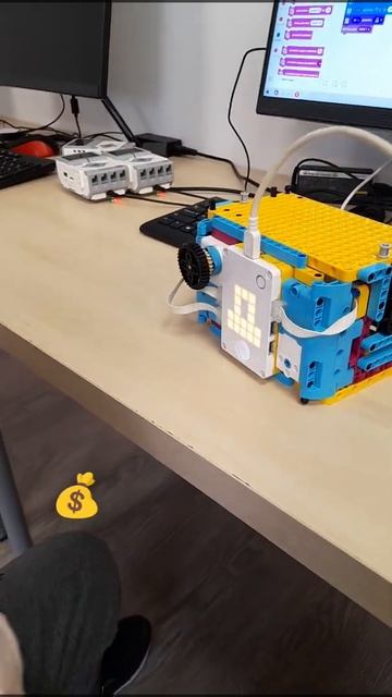 Сделал сейф для денег из Lego с умным замком ))) смотреть онлайн