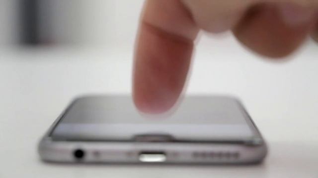 Мама отдала своего ребёнка сотруднику проката машин. И он замечательно с ним управился смотреть онлайн