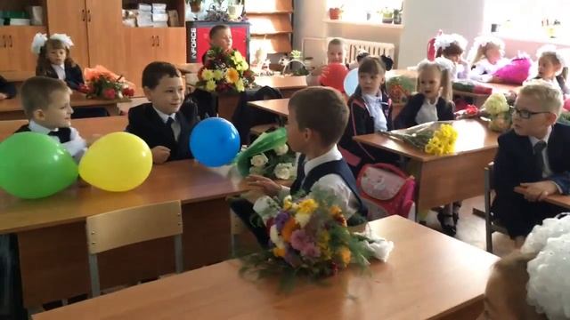 Первый раз в первый класс! Первого Сентября! Сергиев Посад, Школа #19 смотреть онлайн