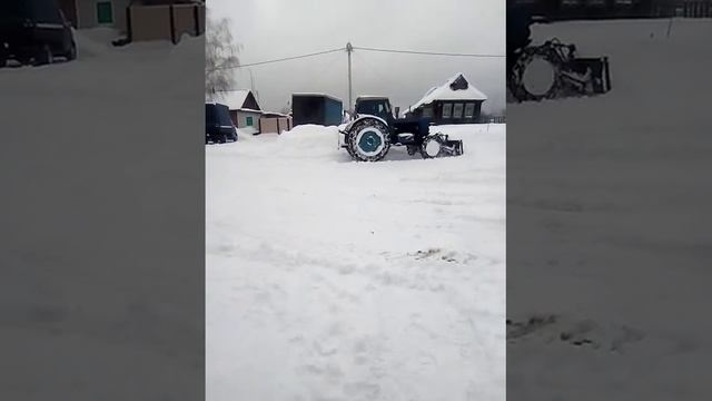 Т 40 АМ снова чистка снега двумя отвалами смотреть онлайн